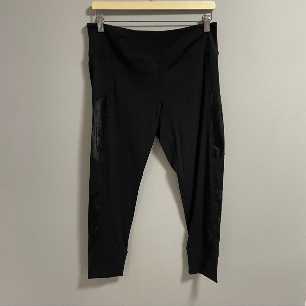 Zyia - Black Cuffed Mirage Hi-Rise 7/8 Leggings